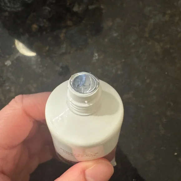 2/$10 Rose and Raspberry Hand Cream NWT - Picture 4 of 4